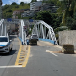 Bloqueios para evitar tráfego de veículos pesados em Ponte em Colatina